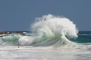 48waves crashing